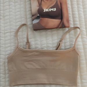 SKIMS Sculpting Scoop Neck Bralette in Clay XXS/XS